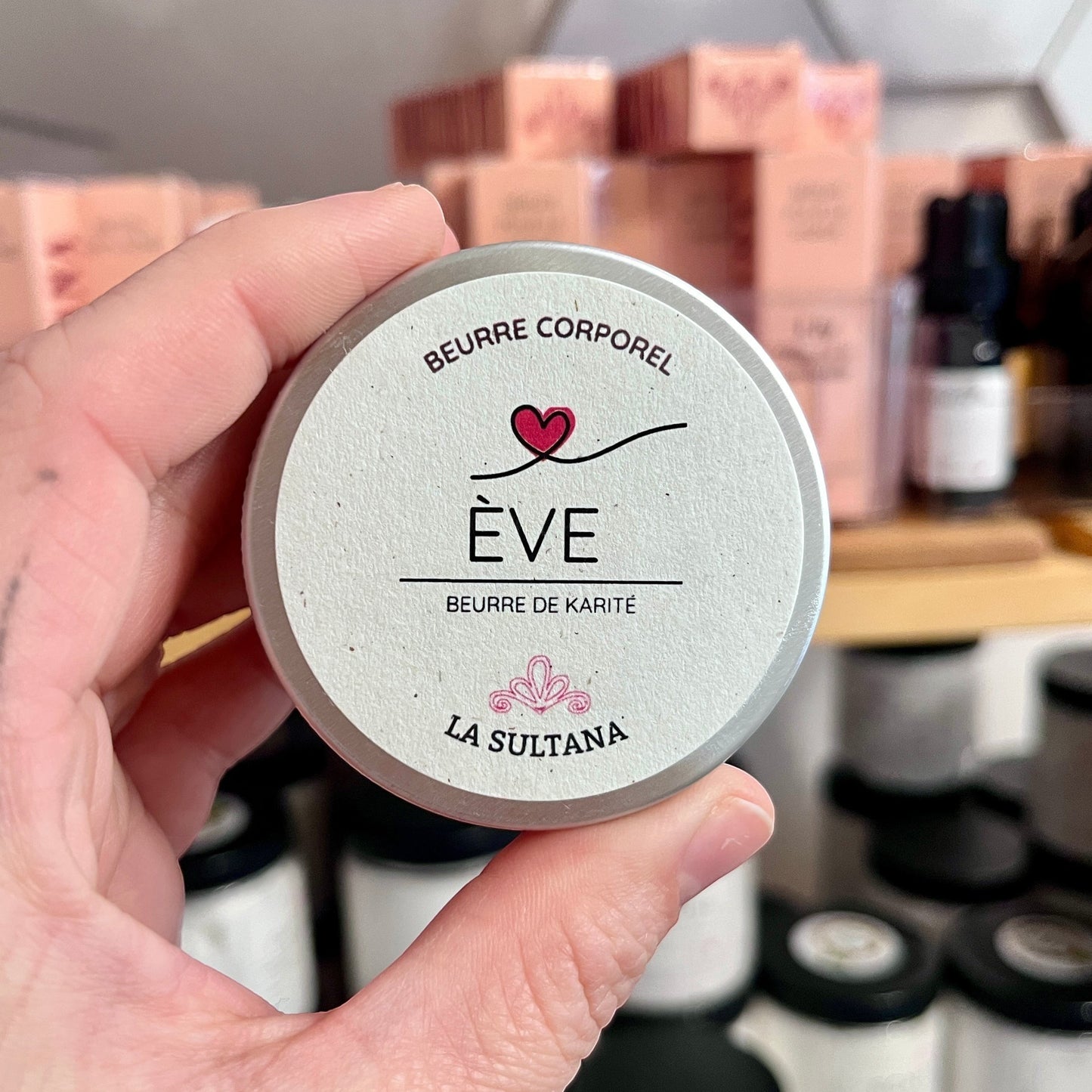 Pot de beurre corporel fouetté ÈVE au karité, ORÉRA, éco-luxe naturel, fabriqué au Québec, soin naturel sans cruauté.