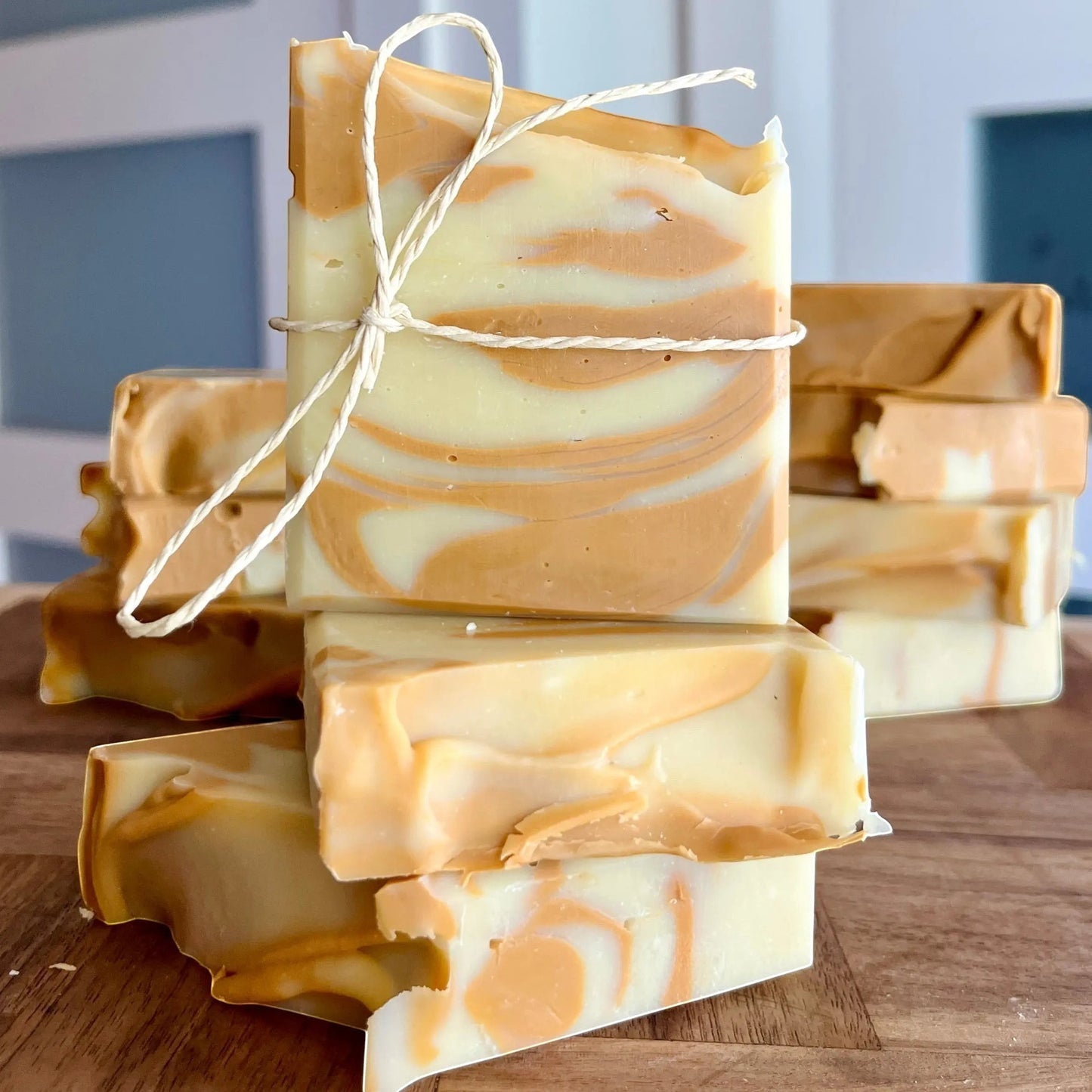 Savon doux ORÉRA aux agrumes et bergamote, éco-luxe naturel fabriqué au Québec, soins naturels sans cruauté.