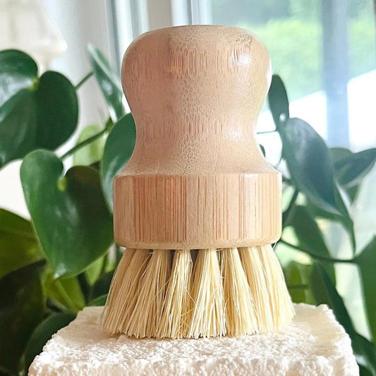 Brosse à vaisselle en bambou ORÉRA, éco-luxe naturel, produits artisanaux québécois, sans cruauté, fabriqué au Québec.