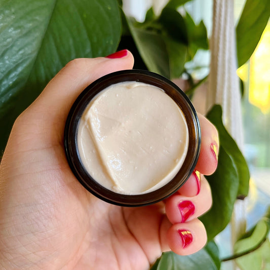 Crème contour des yeux ORÉRA au calendula et concombre, pot en verre, éco-luxe naturel fabriqué au Québec sans cruauté.