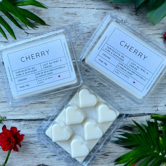Fondant de cire blanc en forme de cœur CHERRY, soins naturels ORÉRA fabriqué au Québec sans cruauté.