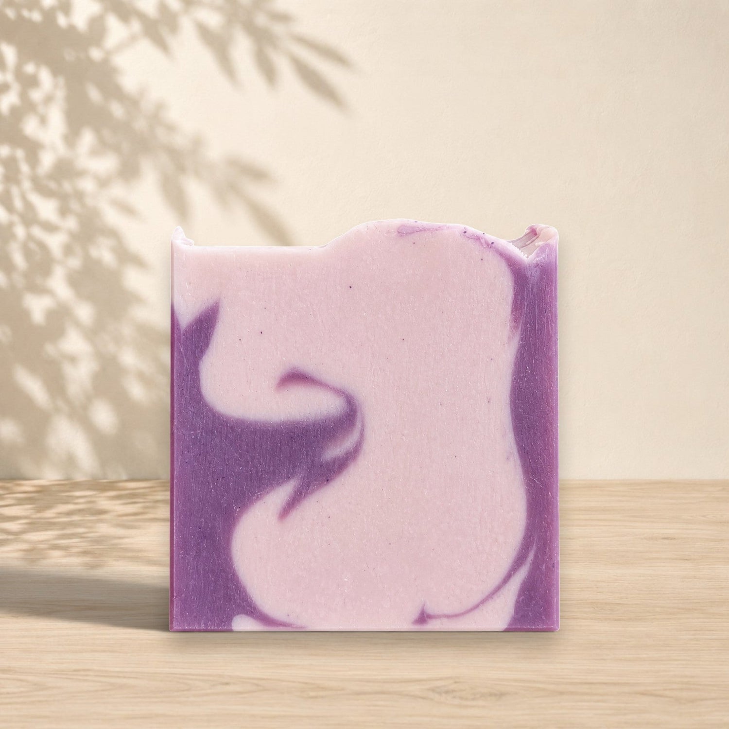 Savon doux ORÉRA melon miel violet et blanc, éco-luxe naturel, soins naturels, fabriqué au Québec sans cruauté.