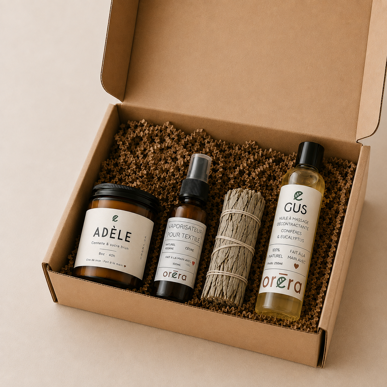 Coffret kraft avec bougie noire, spray, bâton de sauge et huile dorée ORÉRA.