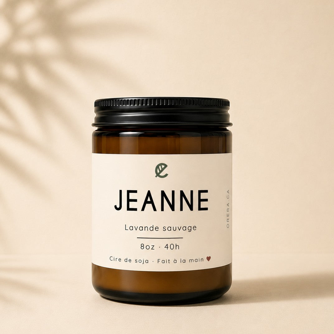 Bougie ORÉRA en verre ambré, cire de soya, parfum lavande sauvage, éco-luxe naturel, fabriqué au Québec, sans cruauté.