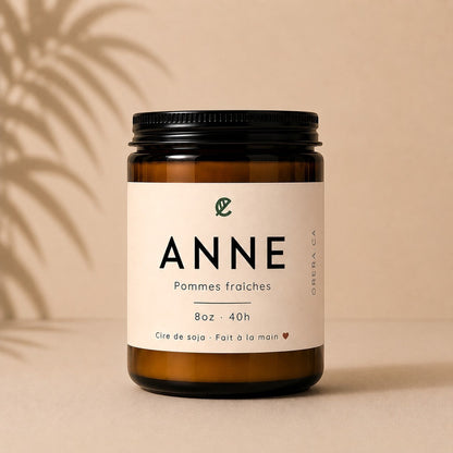 Bougie de soya ANNE pommes fraîches en verre ambré, étiquette minimaliste, ORÉRA, éco-luxe naturel, fabriqué au Québec, sans .