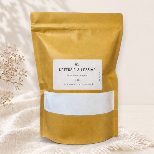 Sac kraft brun avec étiquette blanche marquée "Détersif à lessive" et fermeture zip réutilisable.