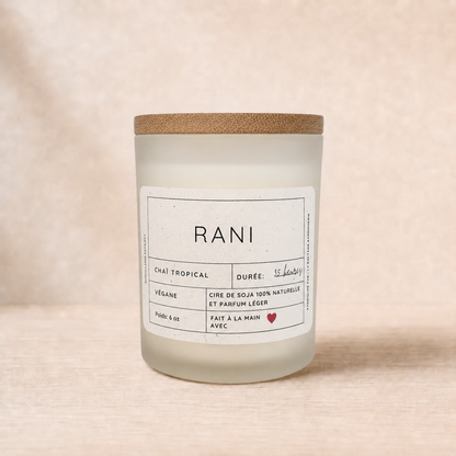 Bougie artisanale ORÉRA 7oz chaï tropical, verre givré, couvercle bois, fabriqué au Québec, éco-luxe naturel, sans cruauté.
