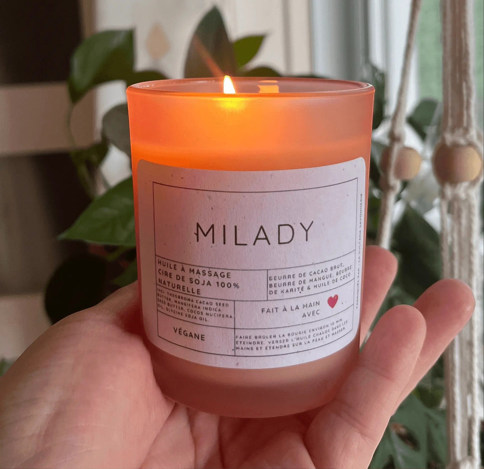 Bougie de massage MILADY en cire de soja, éco-luxe naturel ORÉRA, fabriquée au Québec, soins naturels sans cruauté.