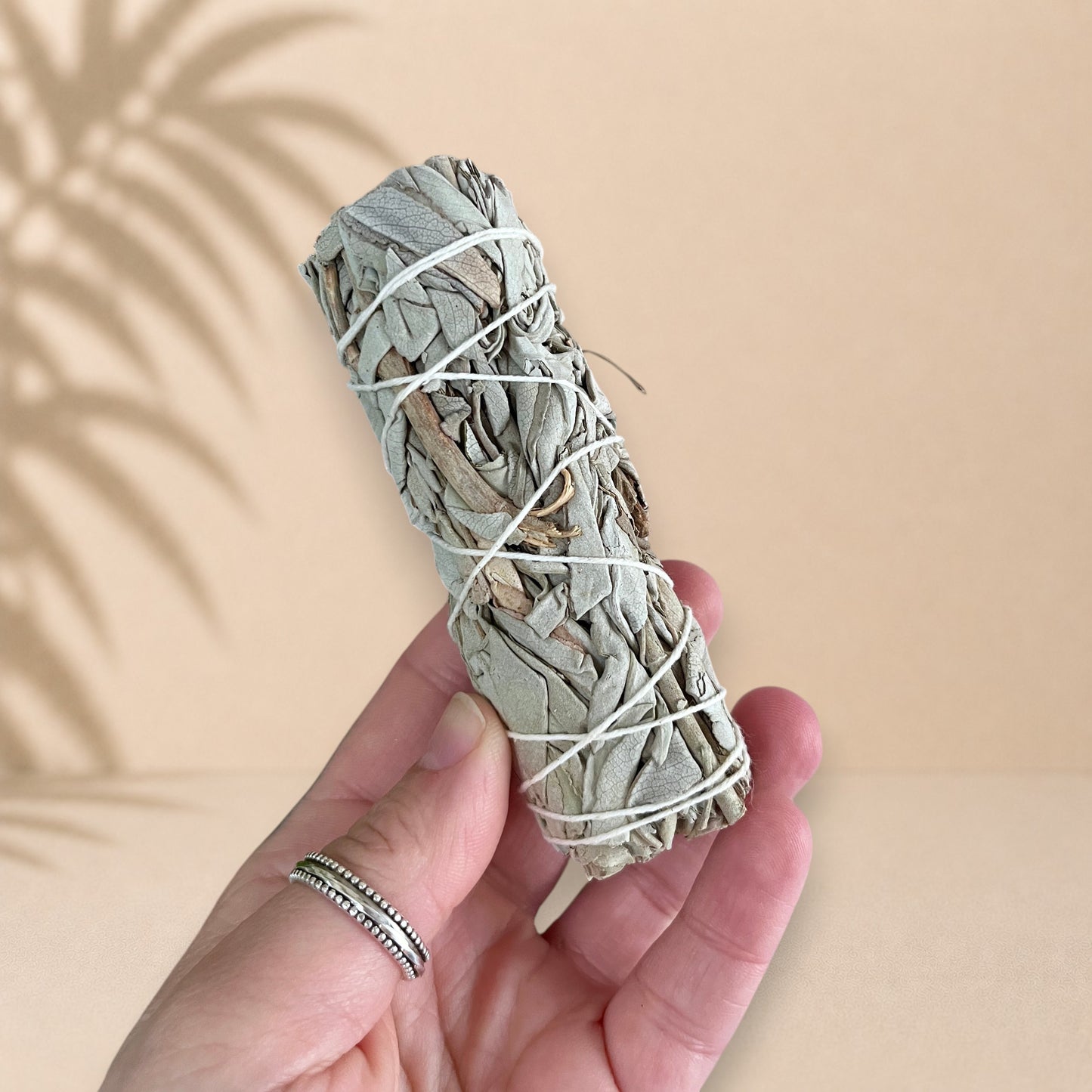 Bâton de sauge blanche de Californie ORÉRA éco-luxe naturel artisanal québécois sans cruauté.