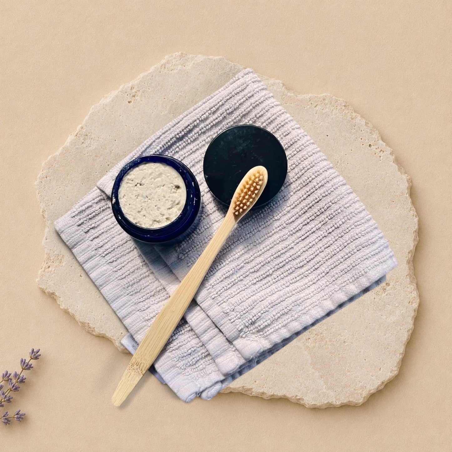 Brosse à dents en bambou ORÉRA avec poils naturels, éco-luxe naturel et sans cruauté, fabriqué au Québec.