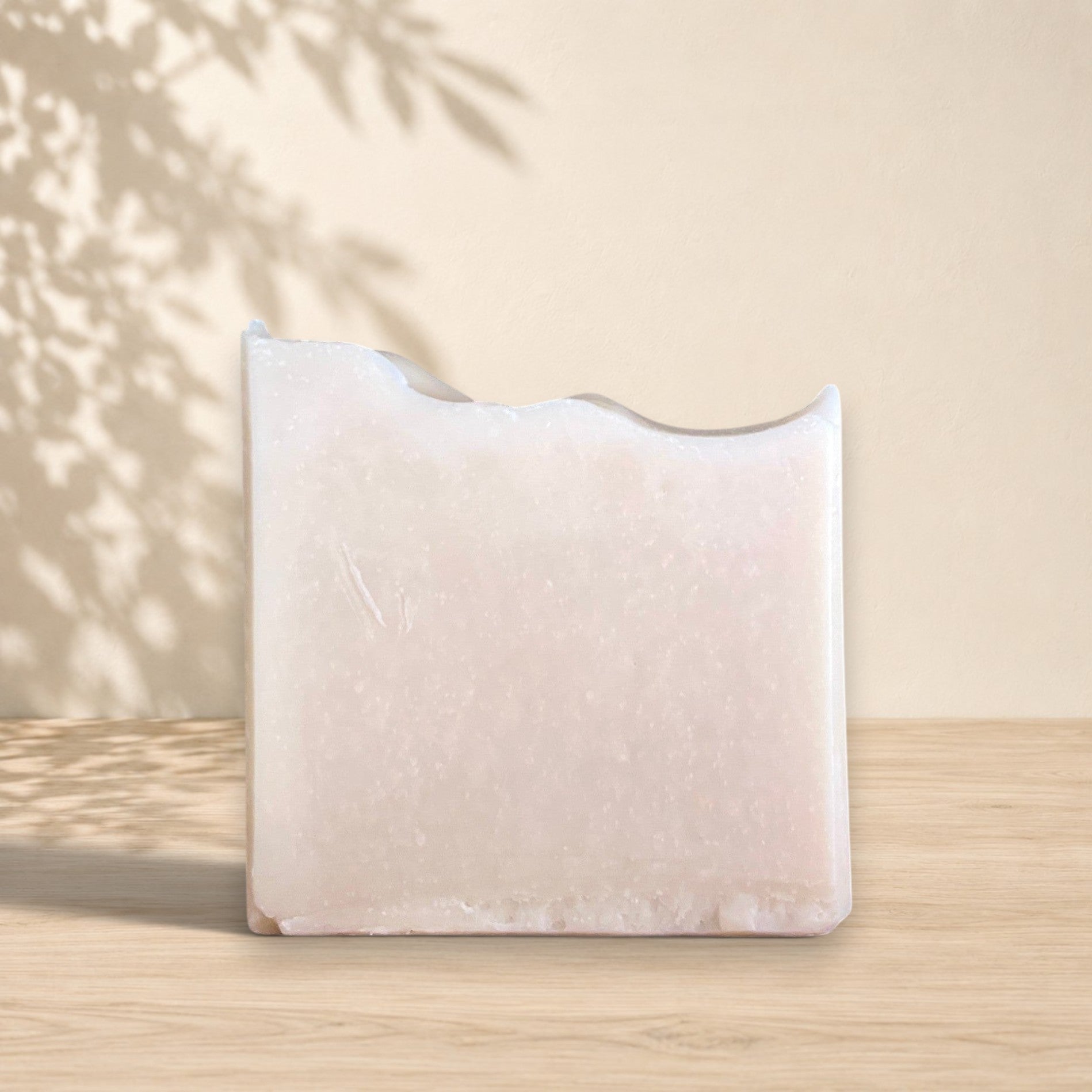 Savon au lait de chèvre SÉLÉNÉ beige doux ORÉRA éco-luxe naturel fabriqué au Québec sans cruauté.