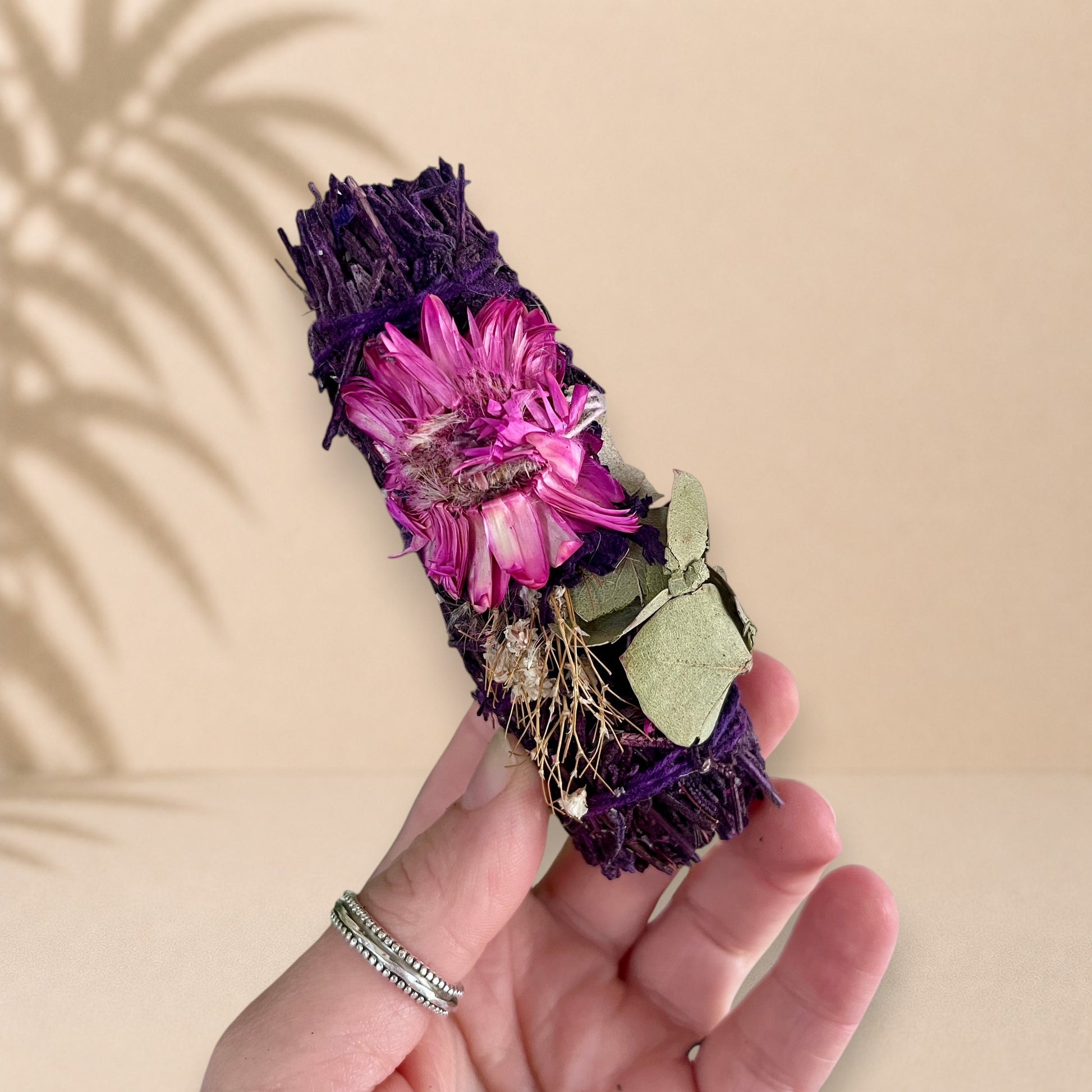 Bâton de sauge à la lavande et fleurs séchées ORÉRA éco-luxe naturel fabriqué au Québec.
