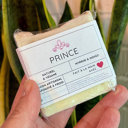 Savon PRINCE myrrhe et indigo, ORÉRA éco-luxe naturel, artisanal québécois, fabriqué au Québec, sans cruauté.