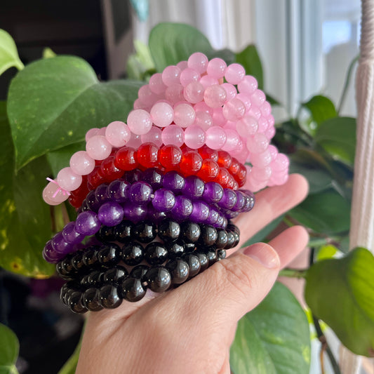 Bracelets ORÉRA en pierres naturelles noir, rouge, rose et violet, éco-luxe fabriqué au Québec, sans cruauté.