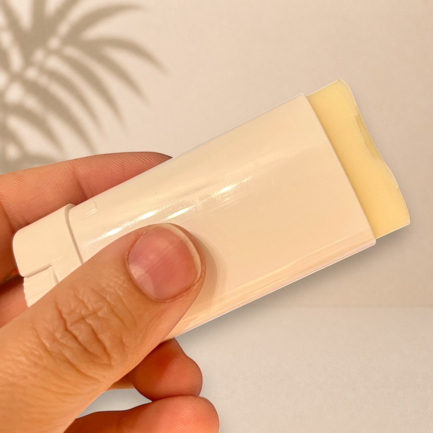 Bâton protecteur ORÉRA beige éco-luxe naturel, soins naturels fabriqué au Québec sans cruauté.