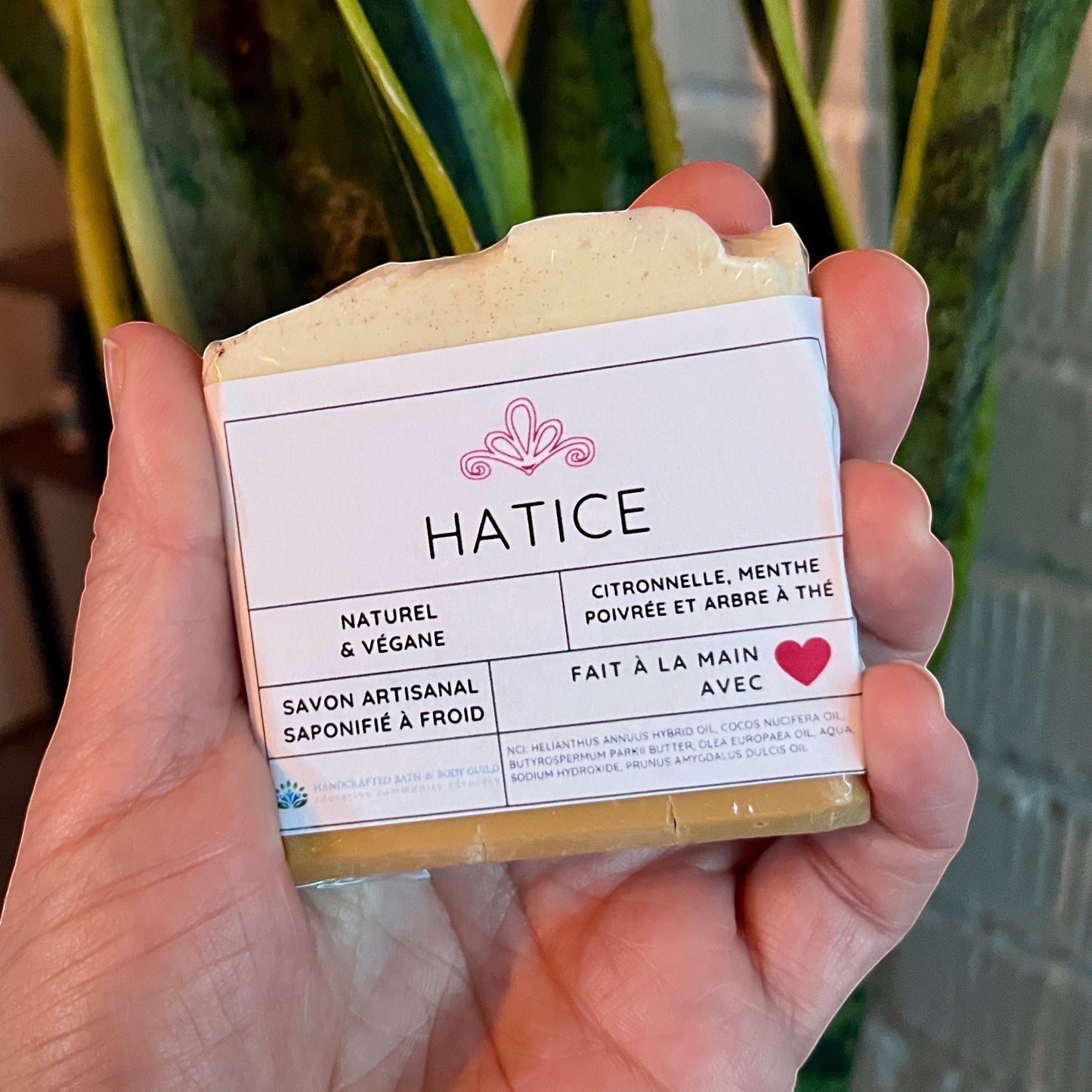 Savon Hatice citronnelle et lavande ORÉRA éco-luxe naturel fabriqué au Québec sans cruauté.