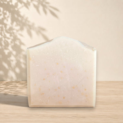 Savon doux ORÉRA à l’avoine et miel, éco-luxe naturel, fabriqué au Québec, sans cruauté.