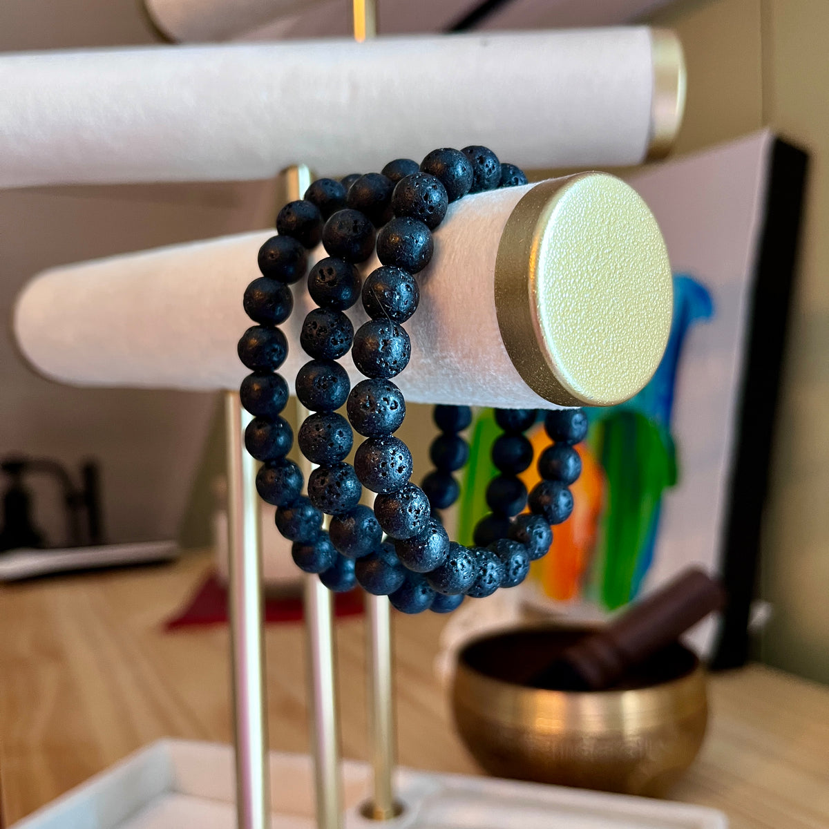 Bracelet mala pierres de lave bleu foncé éco-luxe naturel ORÉRA fabriqué au Québec sans cruauté.