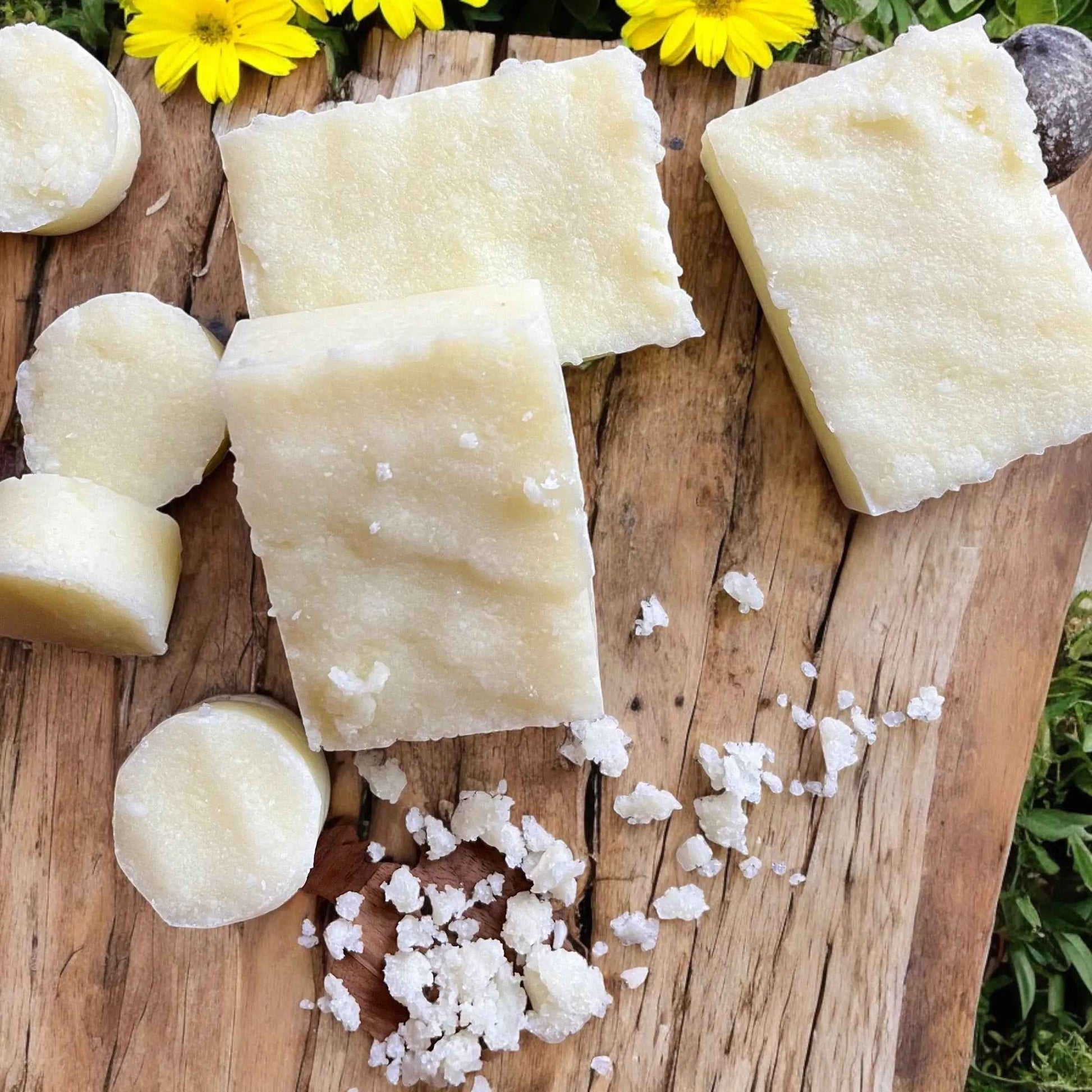 Exfoliant au sucre MUSSASA en morceaux, éco-luxe naturel ORÉRA, fabriqué au Québec, sans cruauté.