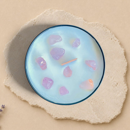 Bougie ORÉRA éco-luxe naturel avec pierres quartz rose, musc et jasmin, fabriquée au Québec sans cruauté.