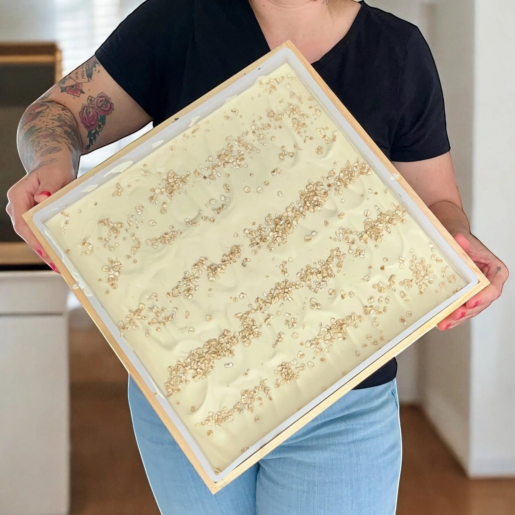 Savon doux ABELLA avoine et miel ORÉRA éco-luxe naturel, produit artisanal québécois sans cruauté.