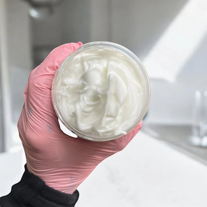 Lotion hydratante ORÉRA éco-luxe naturel coco mangue en pot, soins naturels québécois sans cruauté.