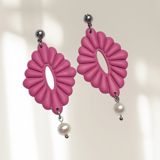Boucles d'oreilles Coralie rose en argile polymère, style éco-luxe naturel, fabriqué au Québec, sans cruauté, ORÉRA.