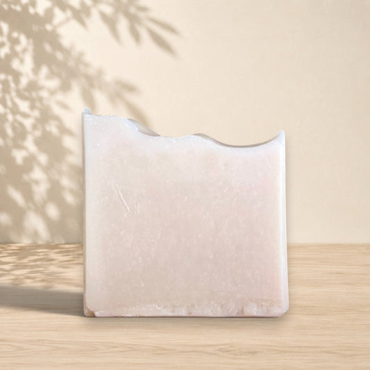 Savon au lait de chèvre SÉLÉNÉ beige doux ORÉRA éco-luxe naturel fabriqué au Québec sans cruauté.