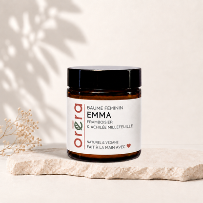 Pot ambré de baume féminin EMMA avec étiquette blanche et couvercle noir.