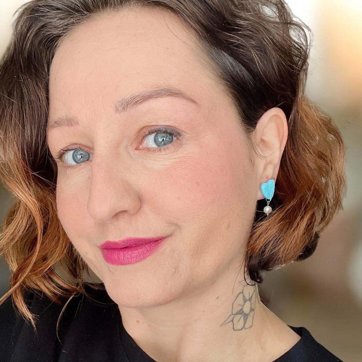 Boucles d'oreilles Capucine en argent oréra bleu, éco-luxe naturel, fabriqué au Québec, sans cruauté.