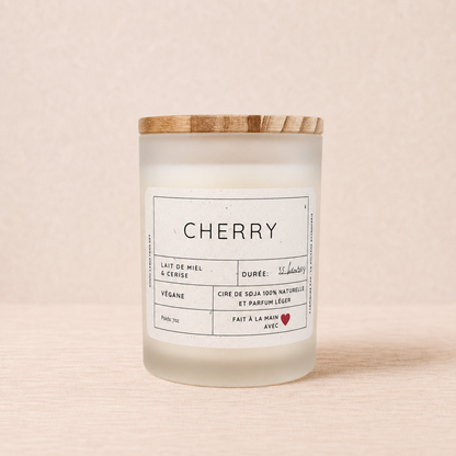 Bougie ORÉRA cerise et lait de miel, éco-luxe naturel, produits artisanaux québécois, sans cruauté.