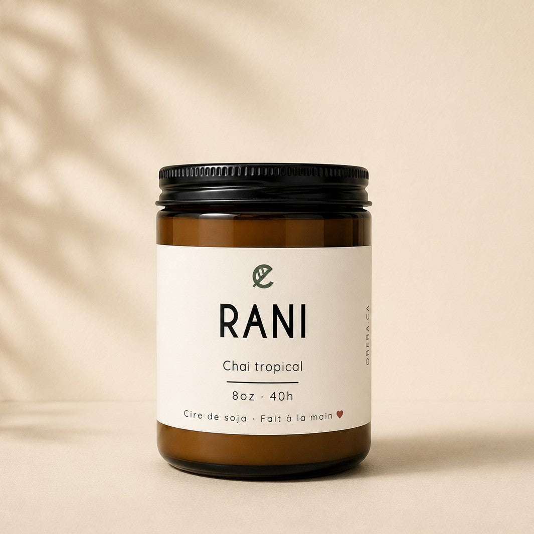 Bougie en verre ambré ORÉRA RANI chaï tropical, éco-luxe naturel fabriqué au Québec sans cruauté.