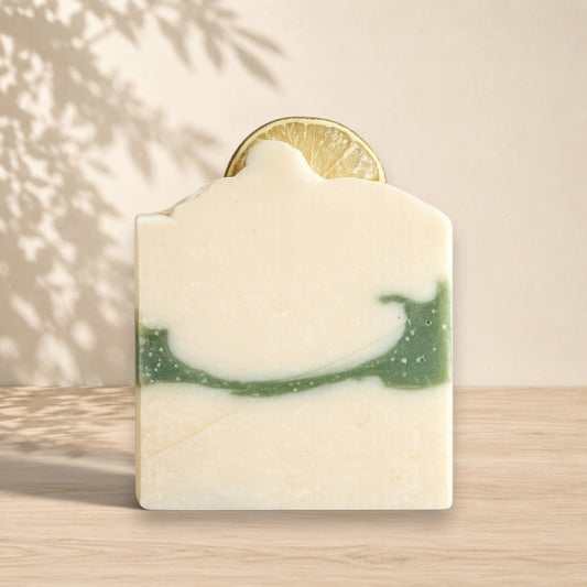 Savon ORÉRA au lait de coco lime et eucalyptus, éco-luxe naturel, fabriqué au Québec, sans cruauté.