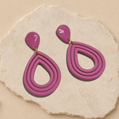 Boucles d'oreilles pendantes ORÉRA | Soins naturels éco-luxe — Fabriqués au Québec en argile polymère mauve