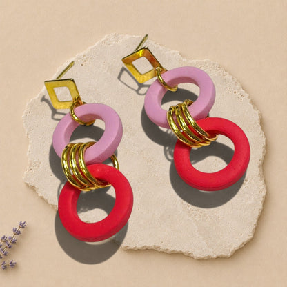 Boucles d'oreilles pendantes ORÉRA | Soins naturels éco-luxe — Fabriqués au Québec en argile polymère rose et rouge