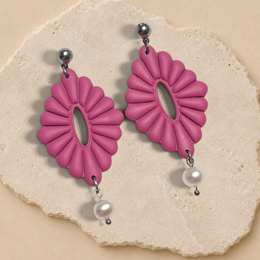 Boucles d'oreilles pendantes ORÉRA | Soins naturels éco-luxe — Fabriqués au Québec en argile polymère rose avec perles
